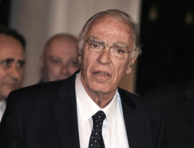 Eνωση Κεντρώων: «Η κυβέρνηση εκλιπαρεί τώρα για την πρόταση που είχε απέρριψε τον Μάιο»